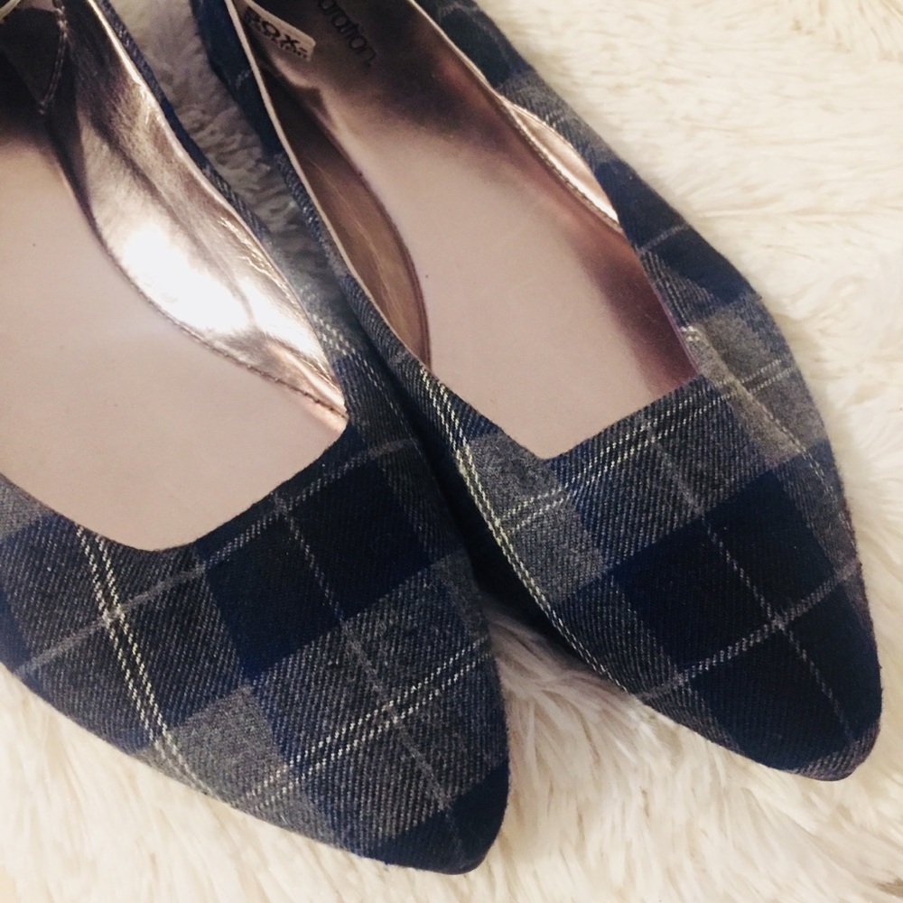 Xhilaration Plaid Flats